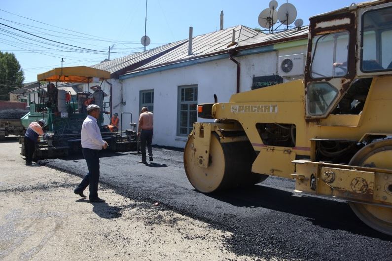 В Акушинском районе продолжается благоустройство улиц